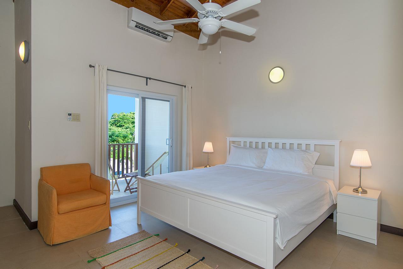 Family Complex Beside Beach W/Pool Montego Bay #1 Kültér fotó